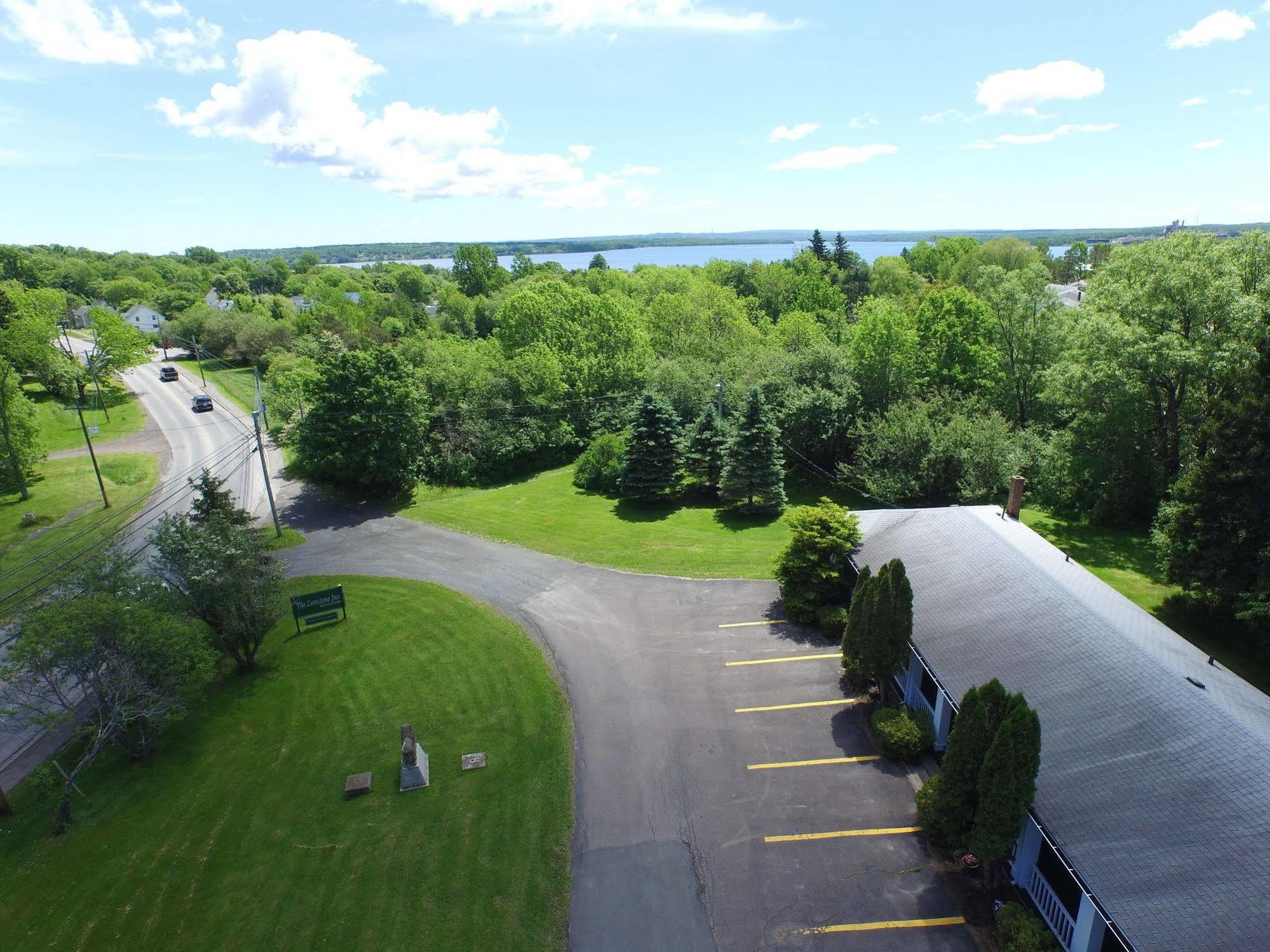 The Lionstone Inn Motel And Cottages Pictou Exterior foto